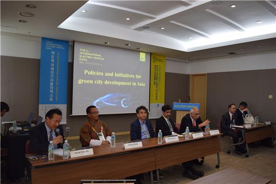 Photo 3. Panel Discussion.jpg